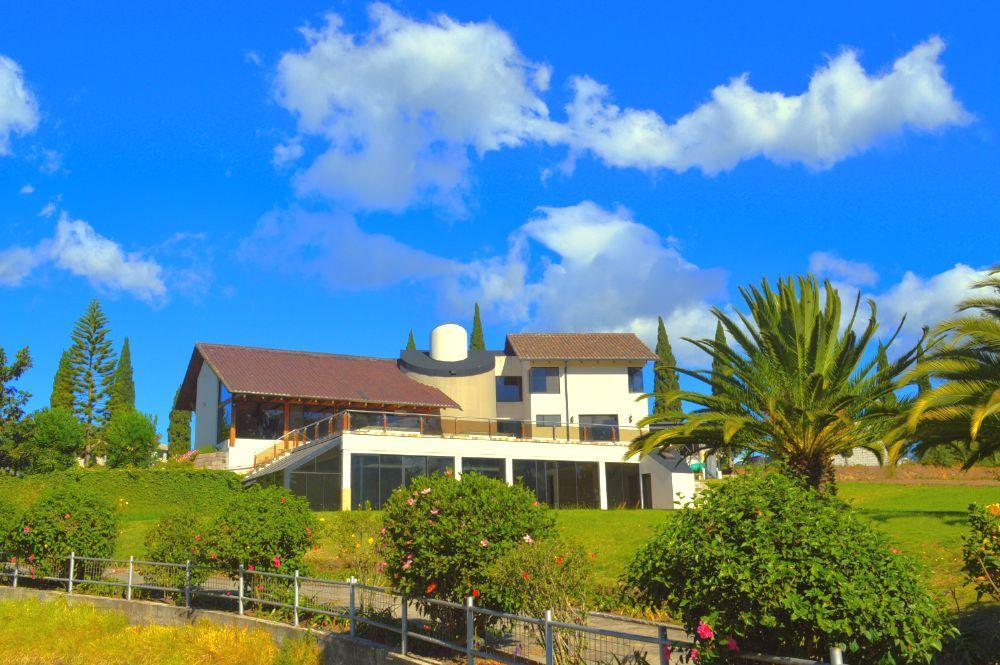 Quito Airport Suites Hotel Tababela Exterior photo